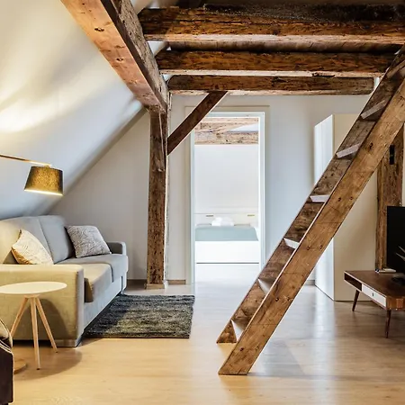 Appartement Charming Loft With Historic Beams, Sleeps 6 Riga