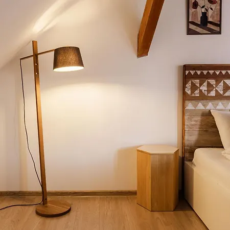 Charming Loft With Historic Beams, Sleeps 6