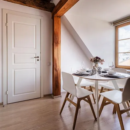 Appartement Charming Loft With Historic Beams, Sleeps 6 *