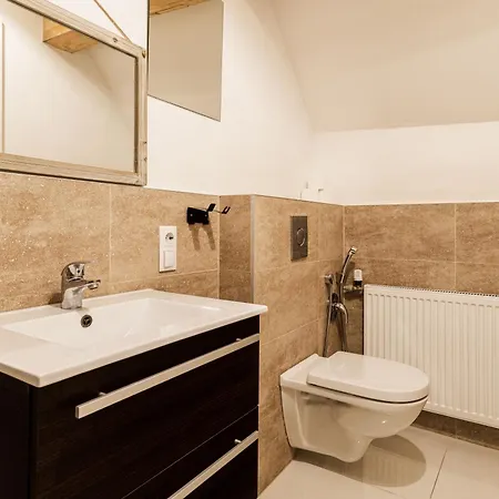 Apartment Charming Loft With Historic Beams, Sleeps 6 *