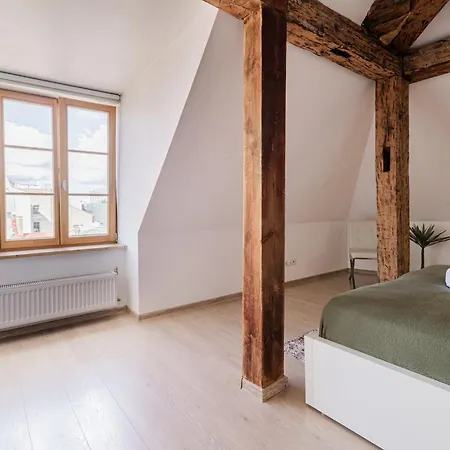 Appartement Charming Loft With Historic Beams, Sleeps 6