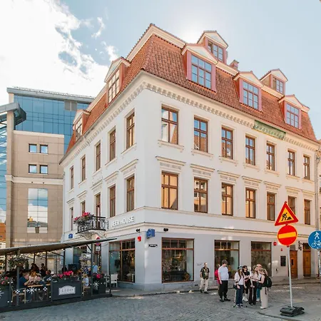 Charming Loft With Historic Beams, Sleeps 6 * Riga